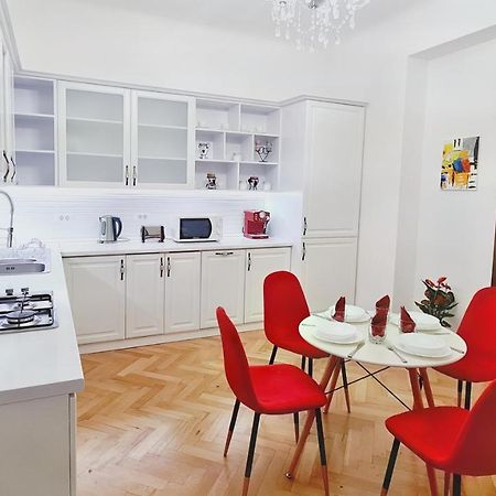 Spacious 5* Luxury In Historic Center Free Parking Cluj-Napoca Exterior photo