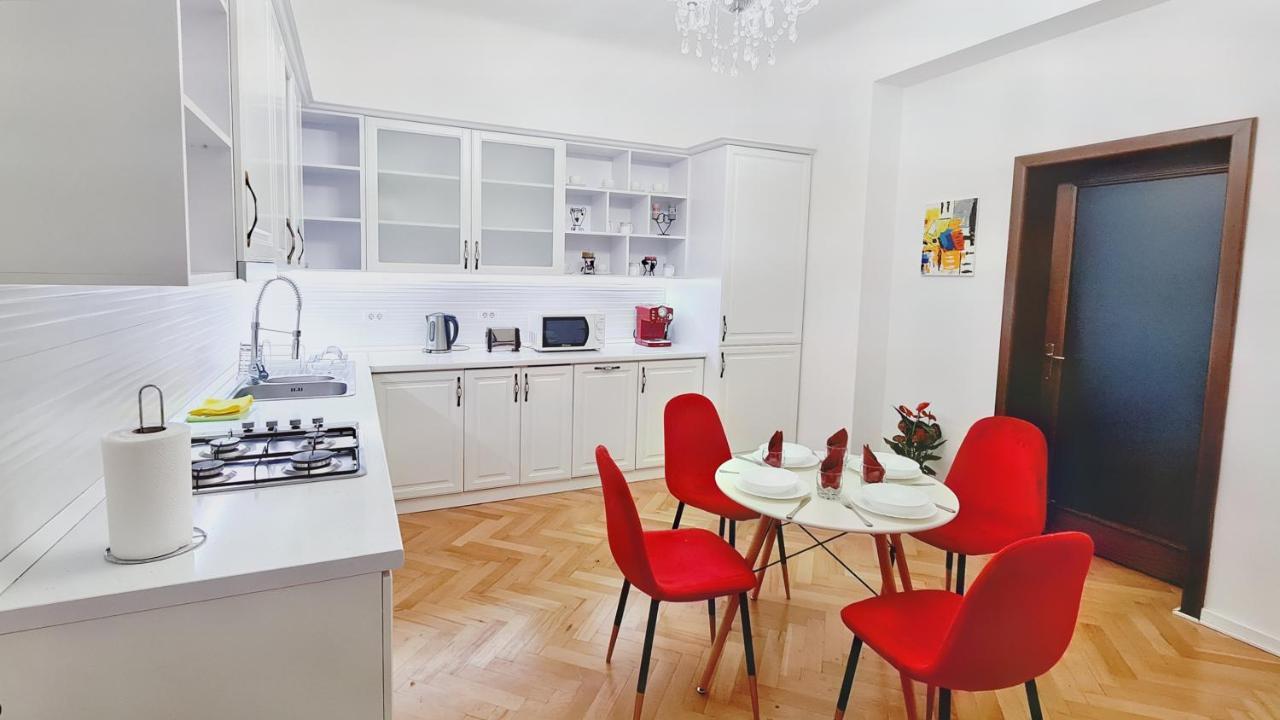 Spacious 5* Luxury In Historic Center Free Parking Cluj-Napoca Exterior photo