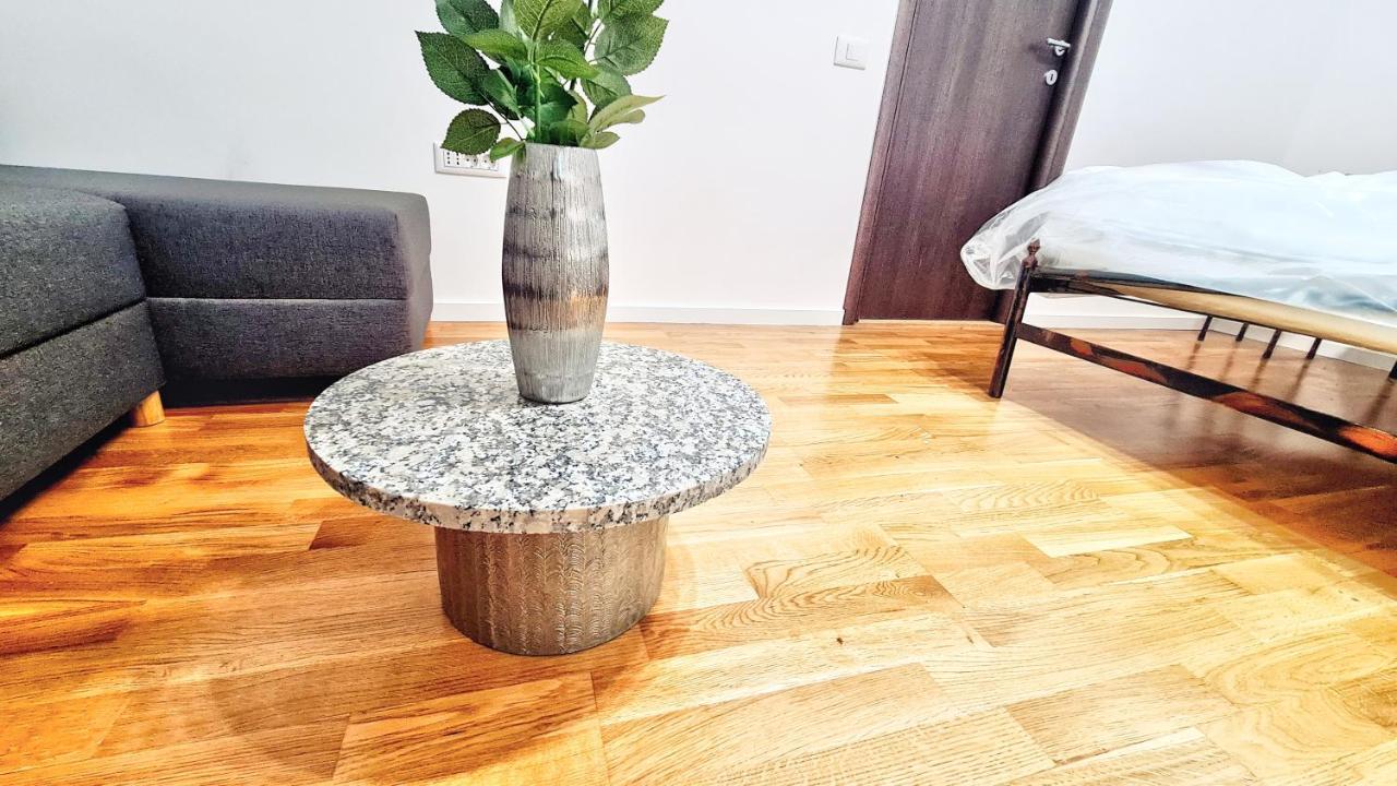 Spacious 5* Luxury In Historic Center Free Parking Cluj-Napoca Exterior photo